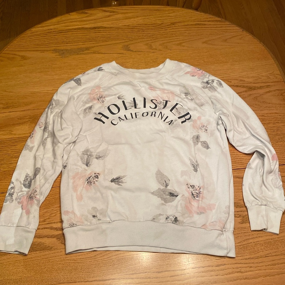 white floral crew neck hollister